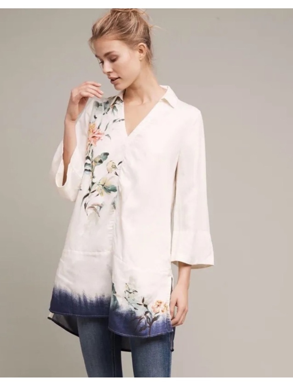 Maeve by Anthropology Cream watercolor Floral V-Neck Tunic with Blue Hem